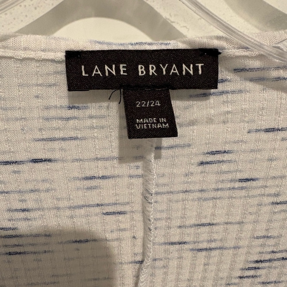 Lane Bryant 22/24 white/light blue Wrap Blouse - Picture 7 of 8